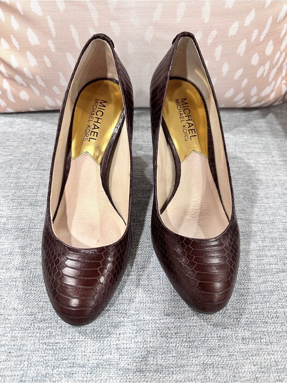 Michael Kors Women's Brown Croc-Embossed Pointed Pumps